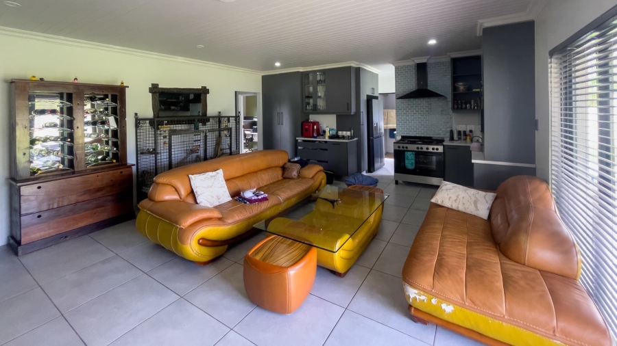6 Bedroom Property for Sale in Riverside Western Cape